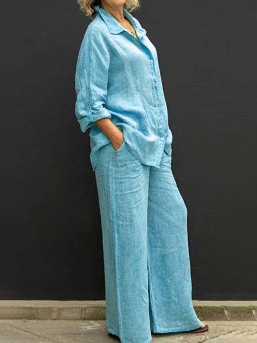 Stylish ladies' summer suit, perfect for a chic and comfortable look. Ideal elegant office wear or casual set.