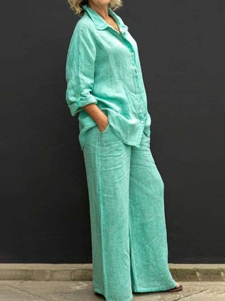 Elegant women's summer suit set. Chic two-piece for office wear or stylish casual outings.