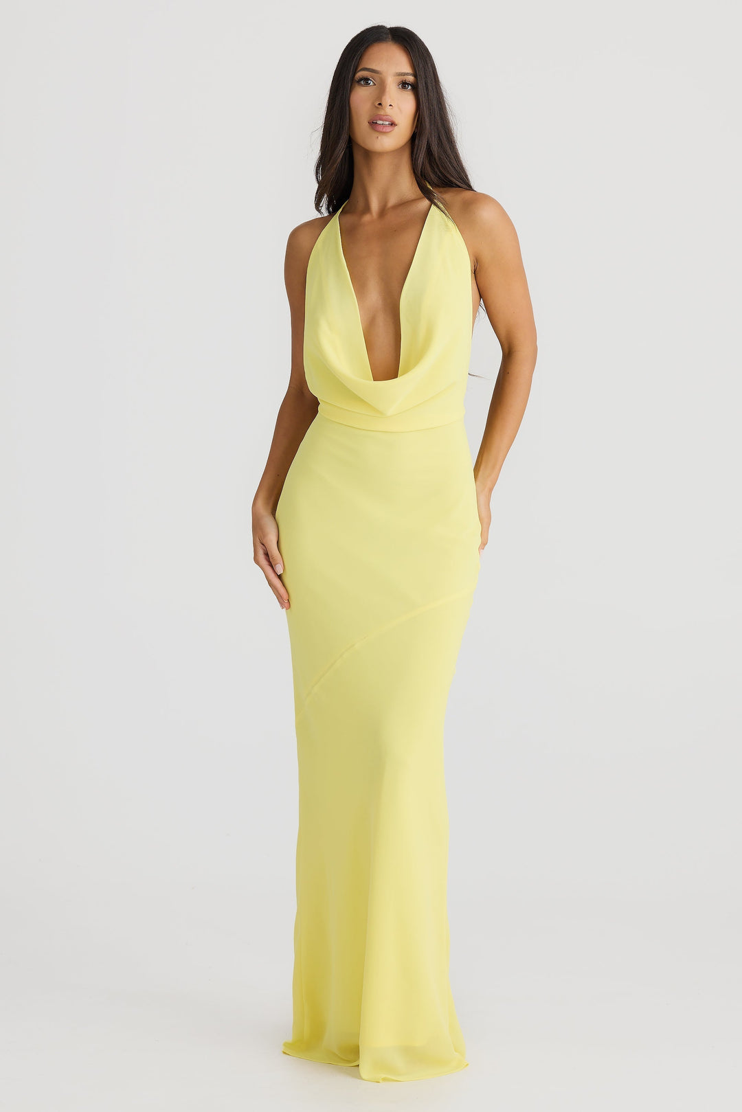 Flowing women's maxi dress, a chic choice for elegant summer evenings & special occasion parties.