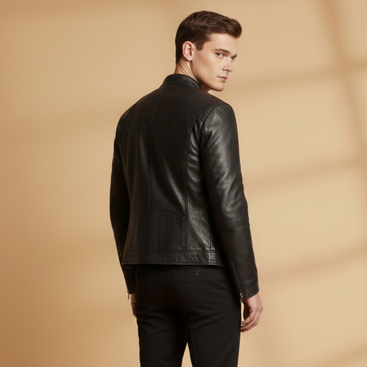 Versatile men's fall jacket, zip-front closure, practical multi-pocket features for daily use.