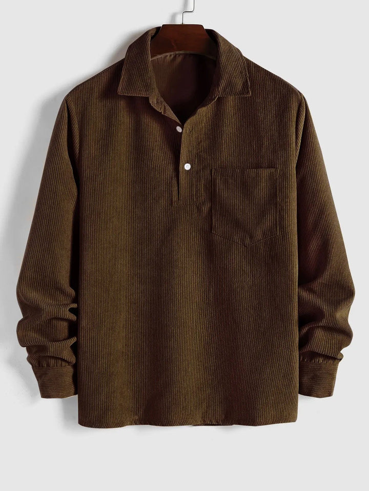 Stylish men's summer camp collar shirt, a comfortable casual button-up with a chest pocket for everyday wear.