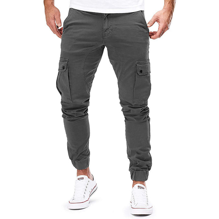 Men's casual cargo trousers, front view, comfortable fit & multiple utility pockets, perfect for everyday wear.