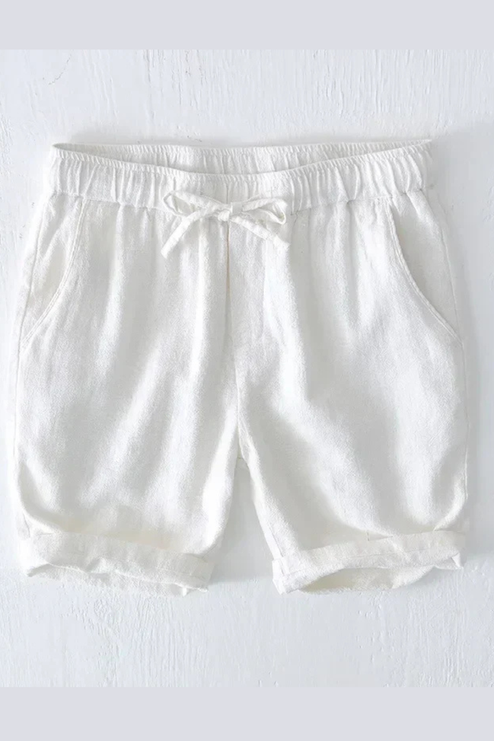 Casual men's pocket shorts, elastic waist, drawstring, relaxed fit, stylish for summer outings.