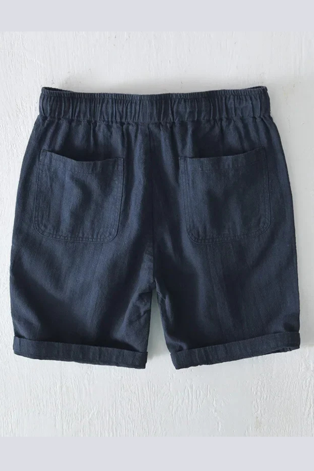 Stylish men's casual summer shorts, elastic waist, drawstring, knee-length, perfect for leisure.