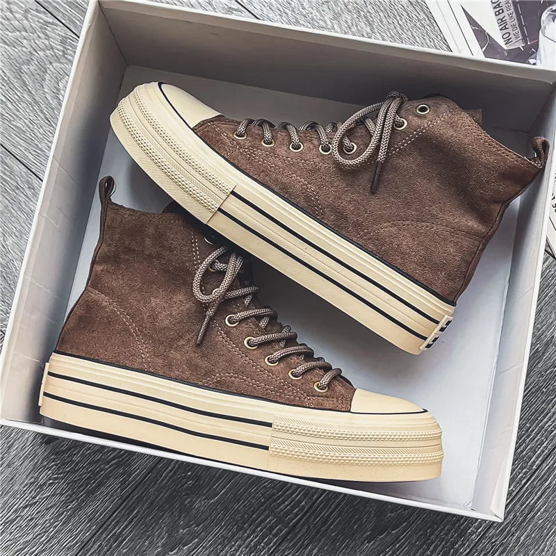 Men's casual high-top trainers with platform sole, lace-up design, perfect for urban street style.