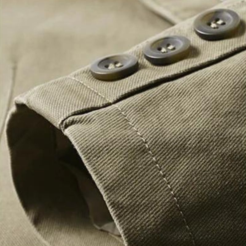 Effortless men's lightweight casual blazer, perfect for refined everyday smart-casual style.