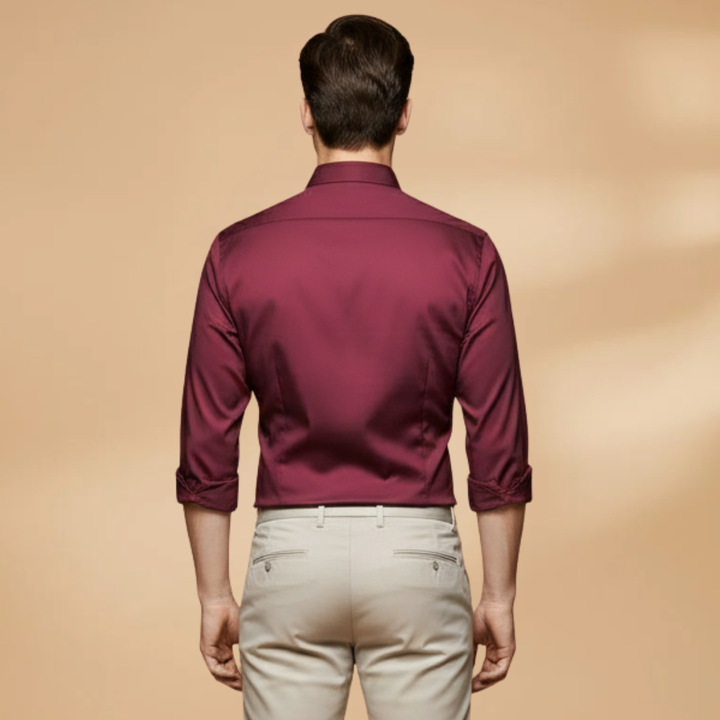 Comfortable men's versatile long sleeve shirt, ideal for everyday wear and casual outfits.