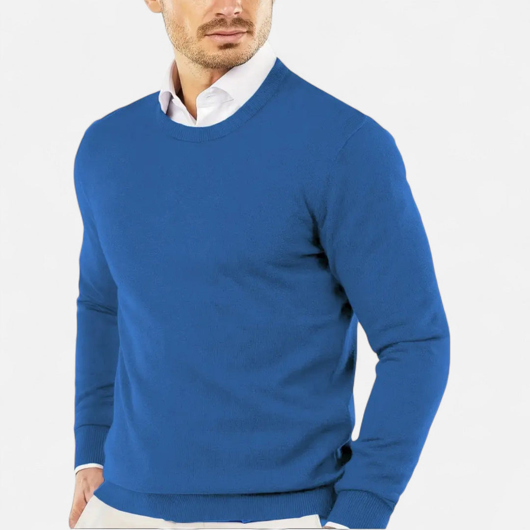 Men's casual knit sweater, round neck crewneck pullover for autumn winter layering menswear.