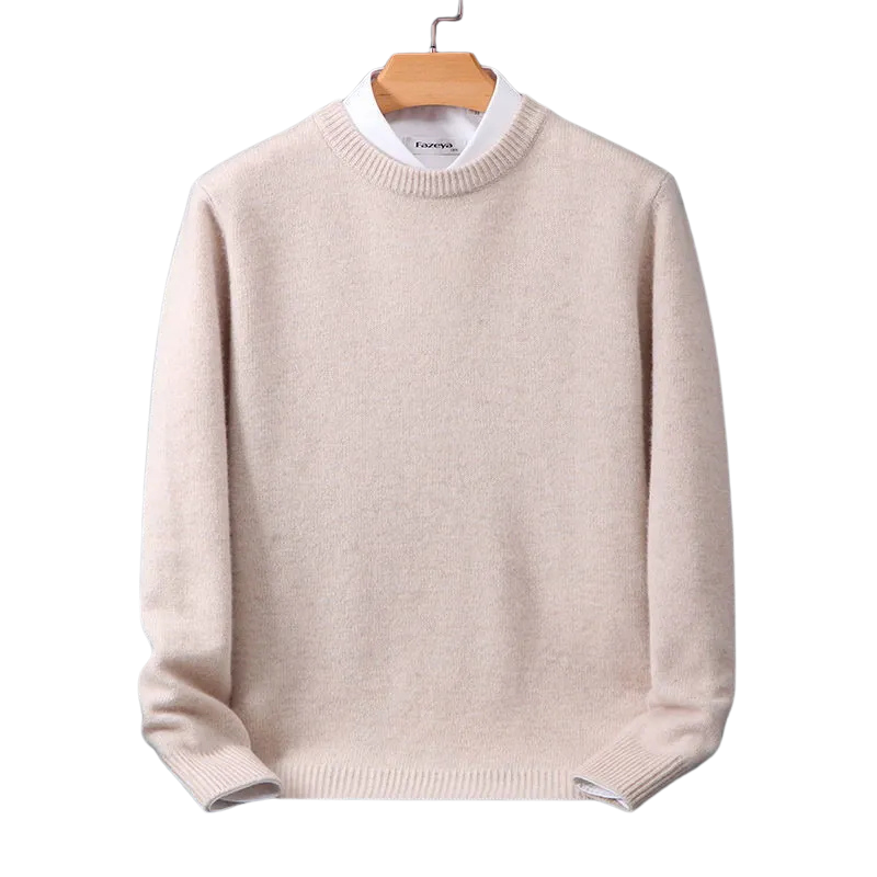 Versatile men's classic round neck sweater. Comfortable crew neck, ideal for casual everyday style.