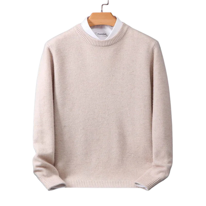 Versatile men's classic round neck sweater. Comfortable crew neck, ideal for casual everyday style.