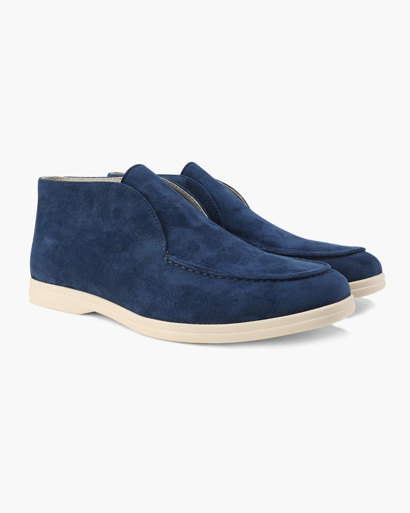 Comfortable men's slip-on loafers, ideal casual shoes for easy everyday wear and versatile classic fashion.