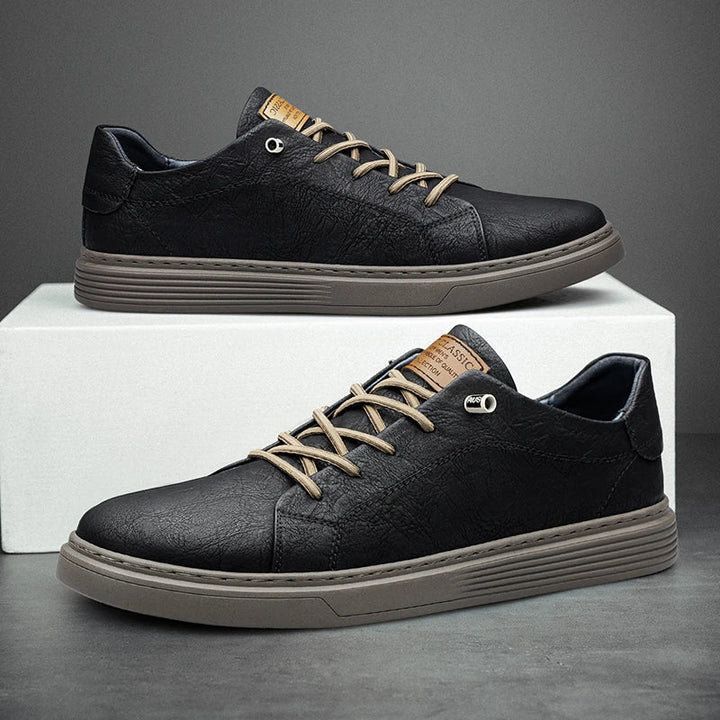 Comfortable men's classic sneakers in a versatile style, perfect for casual and everyday all-day wear.