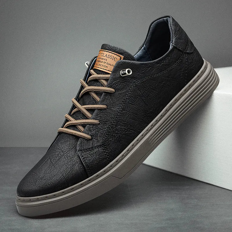 Stylish men's classic lace-up sneakers, offering ultimate comfort and versatile appeal for everyday casual wear.