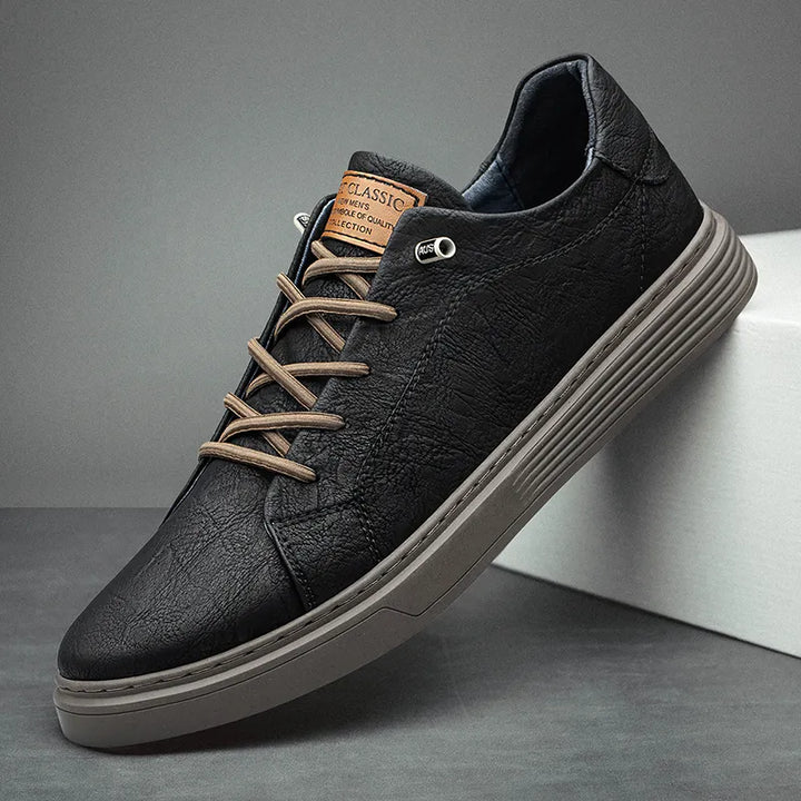 Stylish men's classic lace-up sneakers, offering ultimate comfort and versatile appeal for everyday casual wear.