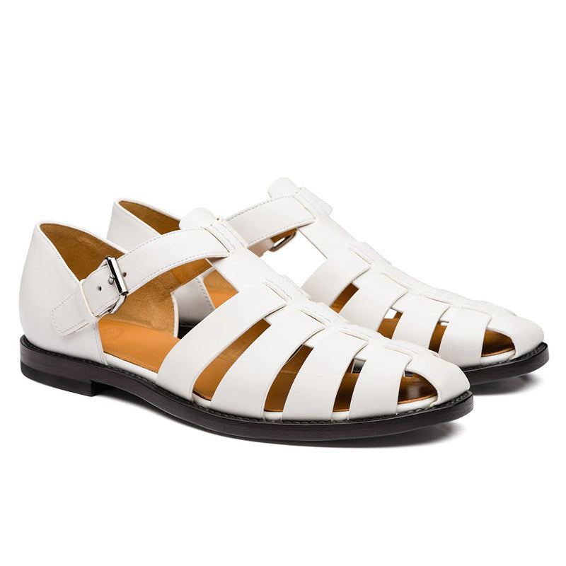 Men's closed toe summer sandals with adjustable buckle for comfortable protection on trails.