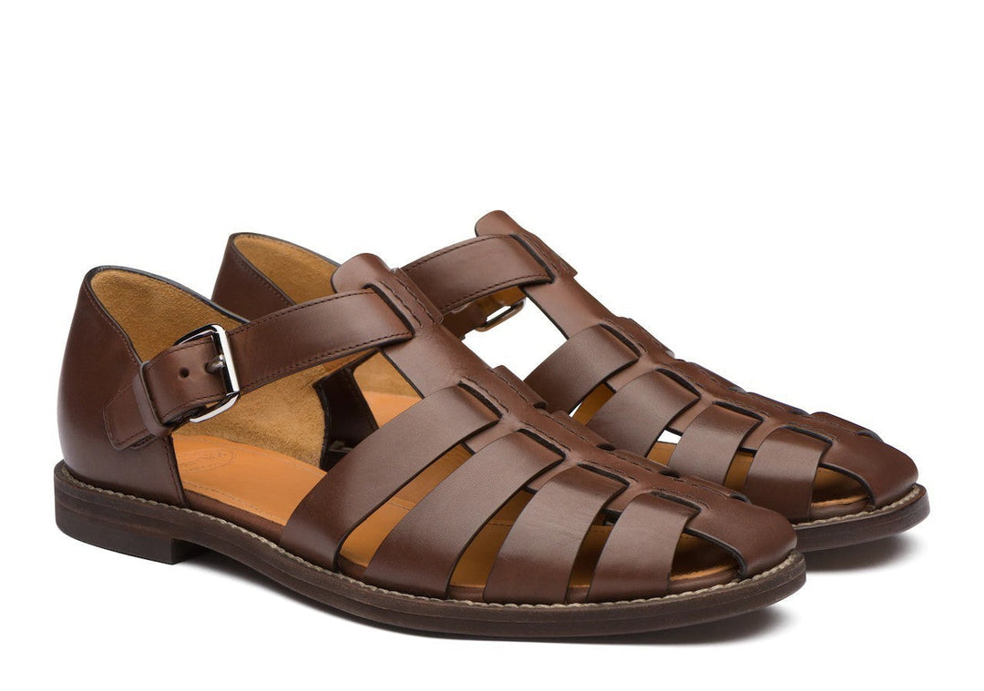Durable men's closed toe summer sandals, perfect for vacation or everyday use, with adjustable secure fit.