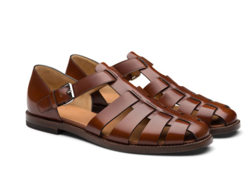 Men's versatile closed toe summer footwear, adjustable buckle ensures a perfect fit for casual occasions.