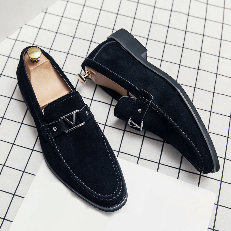 Fashionable men's dress loafers with an elegant metal bit, suitable for formal events or office.
