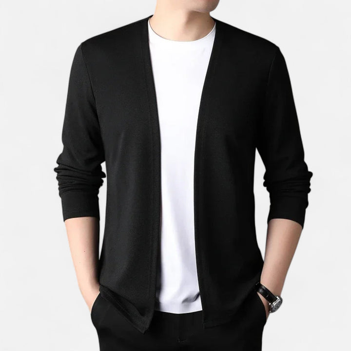 Men's long-sleeve cardigan cloak for refined, elegant, and versatile men's fashion.