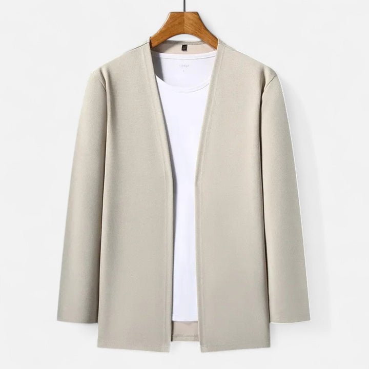 Refined men's long-sleeve cardigan cloak, an elegant and sophisticated piece for versatile fashion.
