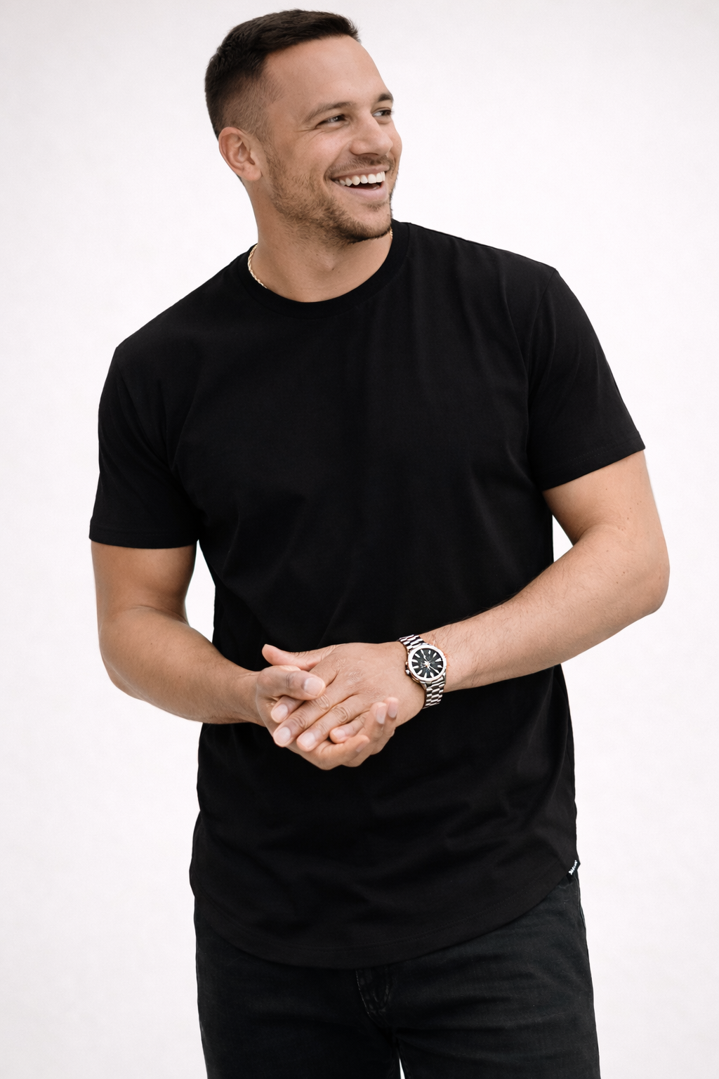 Modern men's slim fit t-shirt, super soft and comfortable cotton blend for all-day wear and a flattering look.