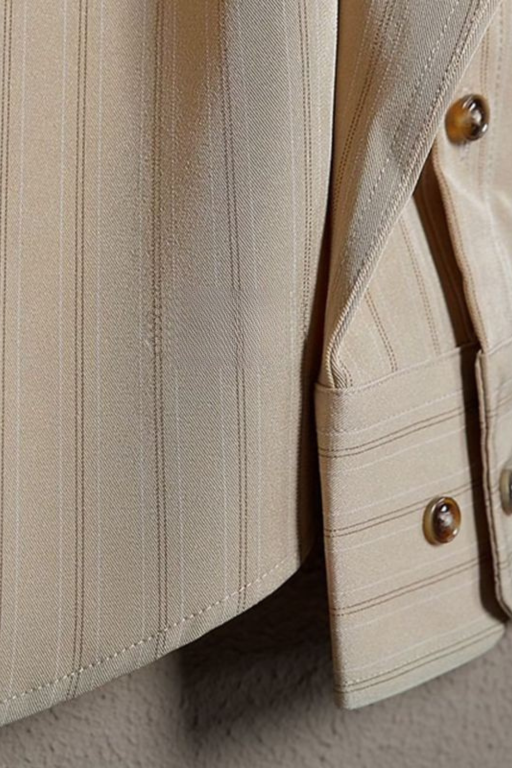 Versatile men's striped formal shirt with long sleeves, great for office or smart events.