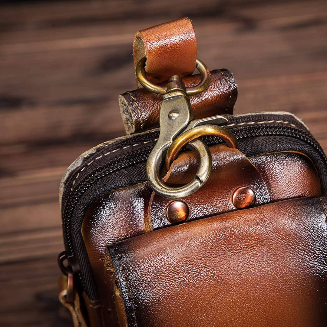 Men's vintage brown genuine leather waist pack, a stylish accessory & practical belt bag for daily use.