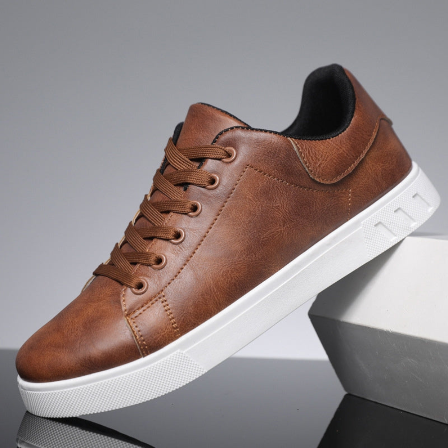 Versatile men's lace-up casual footwear, offering everyday comfort & modern style.