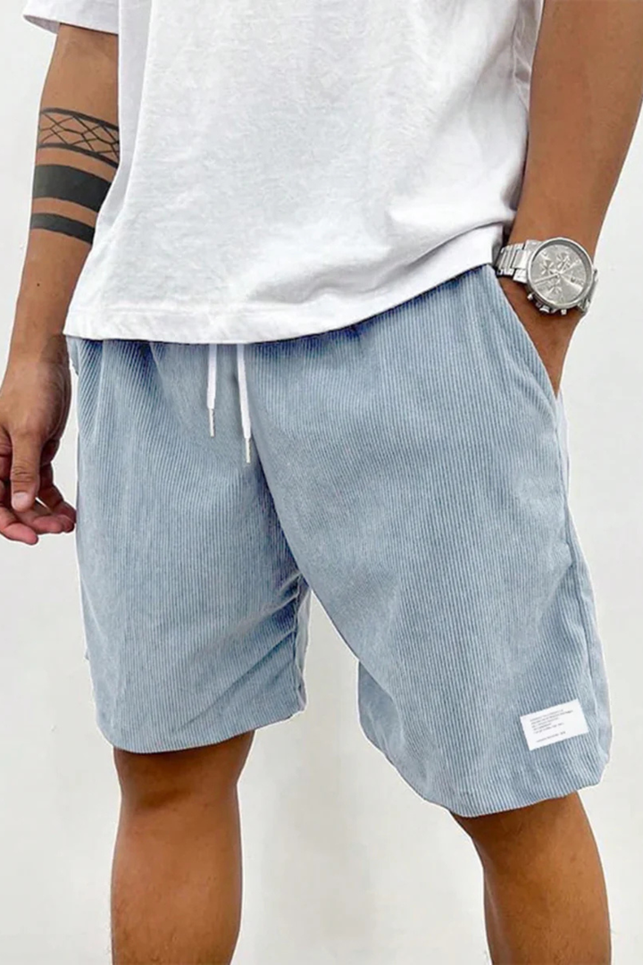 Men's casual high waist pleated shorts, featuring a contemporary striped design.