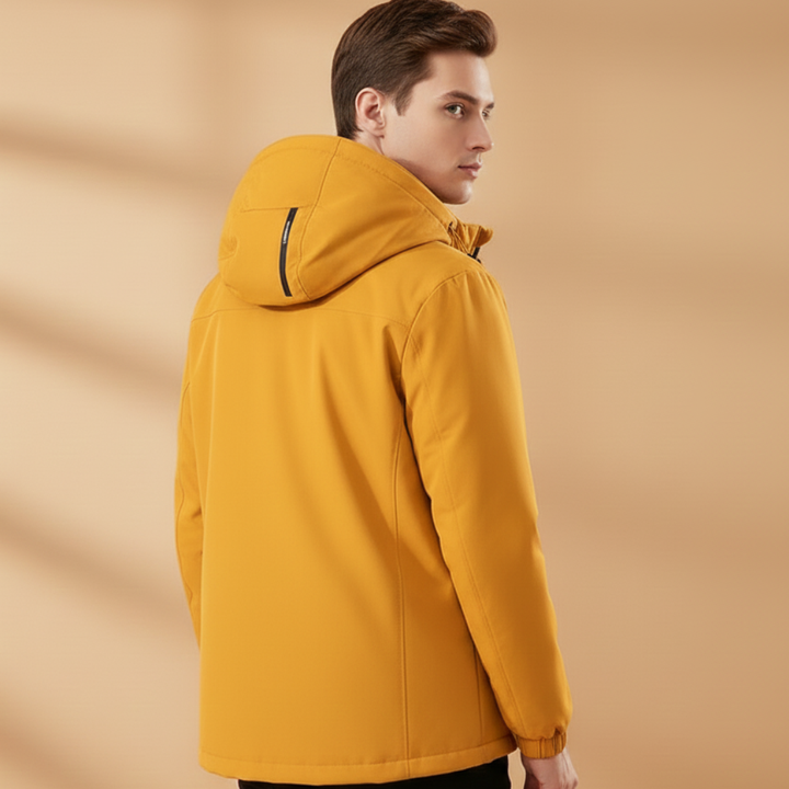 Men's alpine insulated jacket, perfect for skiing. Provides essential warmth and weather protection in snow.