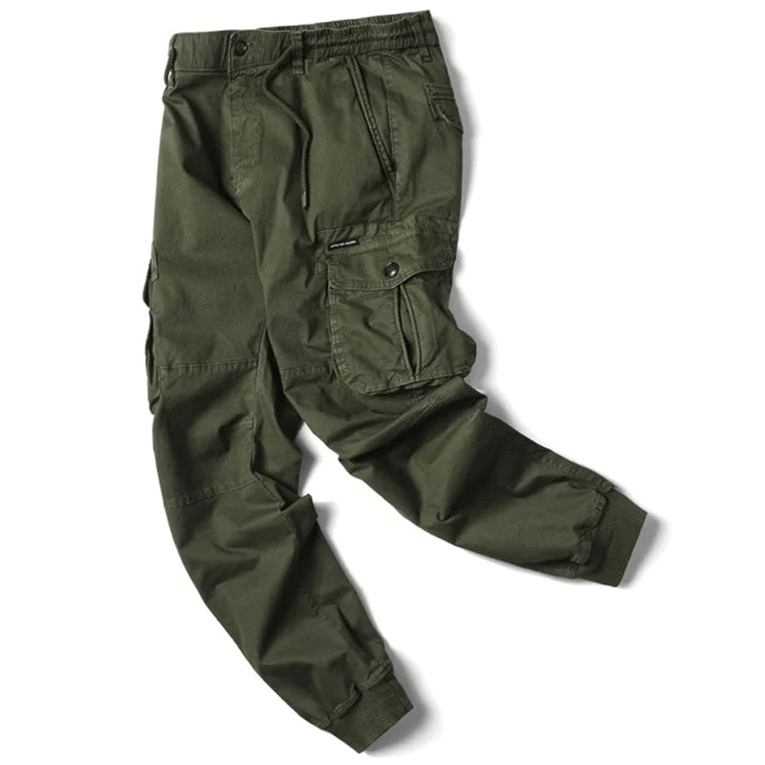 Black durable stretch fit men's cargo pants, comfortable for everyday & outdoor use.