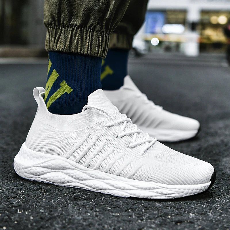 Men's cushioned sport trainers. Lightweight, breathable athletic shoes for gym workouts and daily runs.