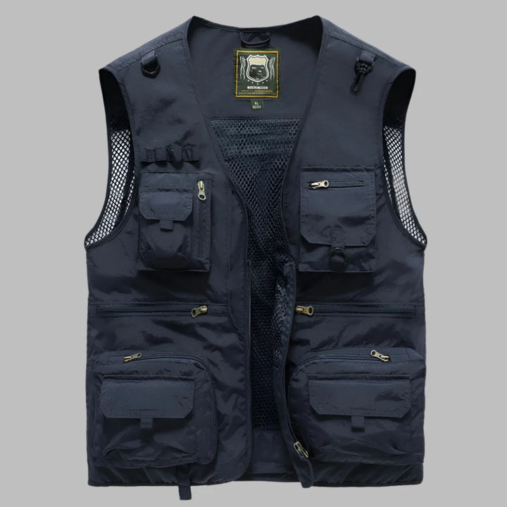 Casual men's multi-pocket vest, lightweight & breathable, great for spring/summer travel & outdoor use.