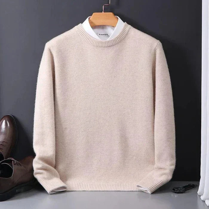 Soft men's loose fit knitwear pullover, a comfortable and versatile winter sweater with timeless casual style.
