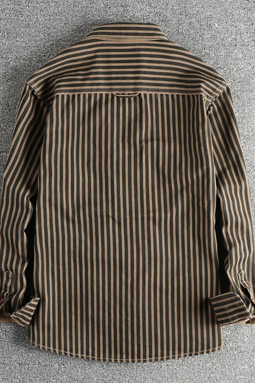 Comfortable men's loose fit striped long sleeve button-down shirt. Versatile menswear, collared, and fashionable.