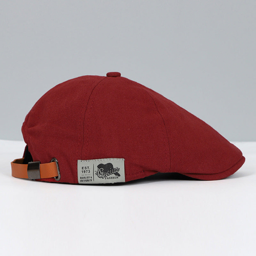 Men's modern adjustable beret, perfect for everyday elegance. Stylish fashion accessory for a classic look.