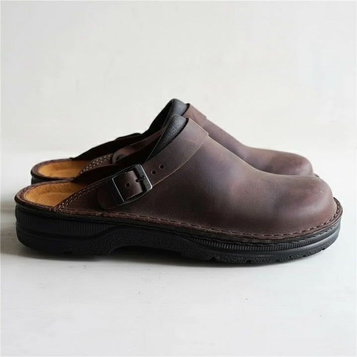 Versatile men's casual clogs, slip-on style with orthopaedic arch support for comfort.
