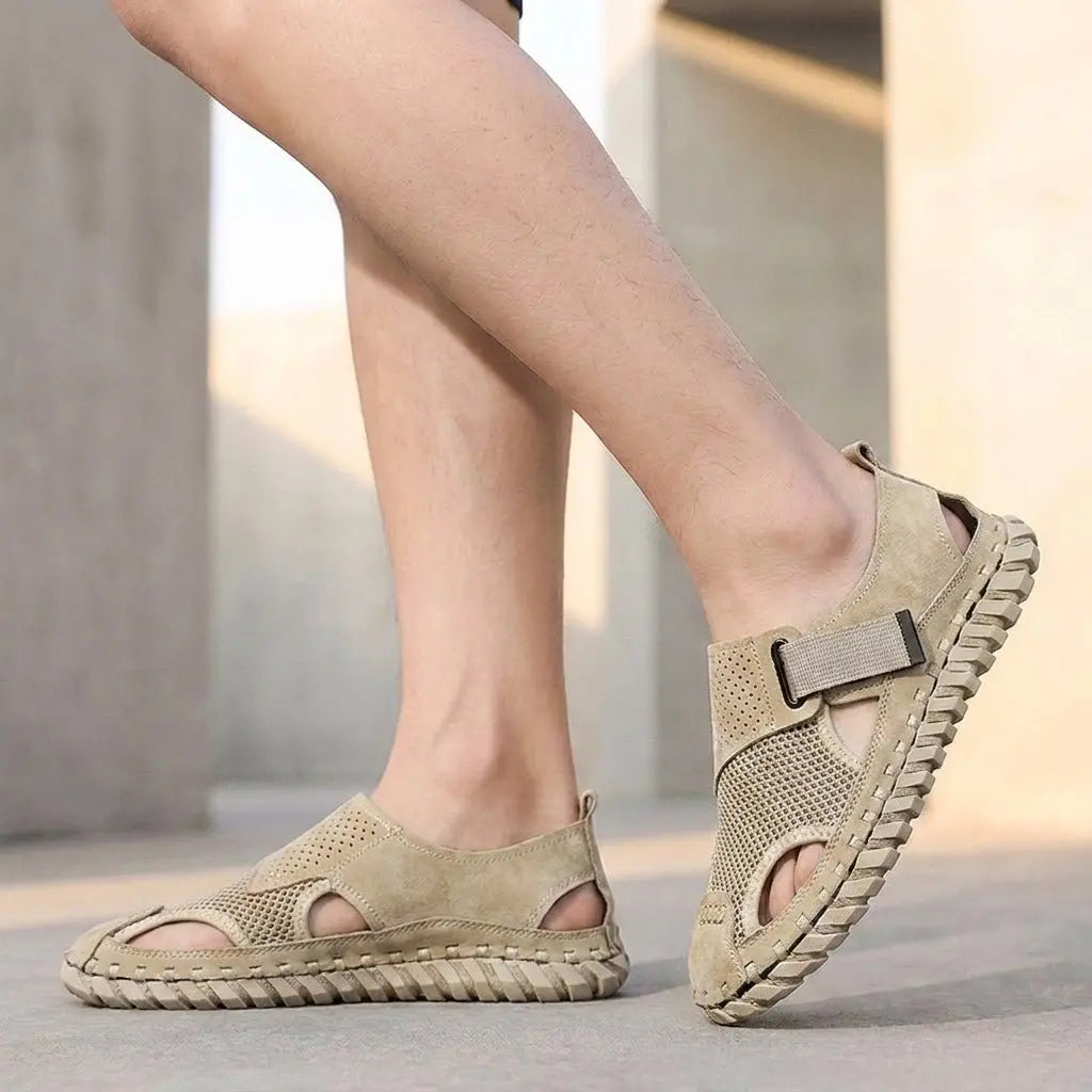 Men's orthopedic fisherman sandals: closed-toe, breathable design for all-day comfort & arch support. Ideal for summer walking.