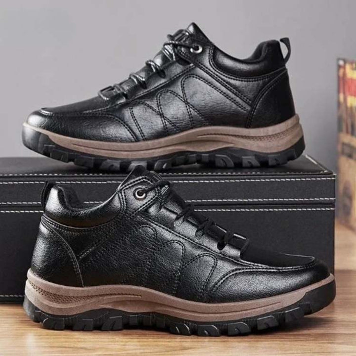Lightweight men's orthopedic walking shoes with breathable upper & cushioned grip for ultimate comfort.