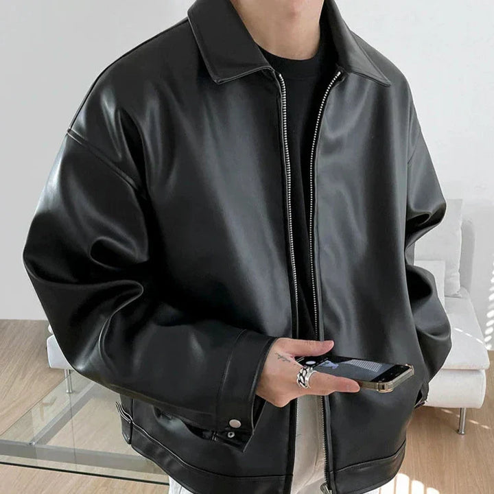 Casual men's oversized bomber jacket, perfect for streetwear style. Comfortable modern urban fashion outerwear.