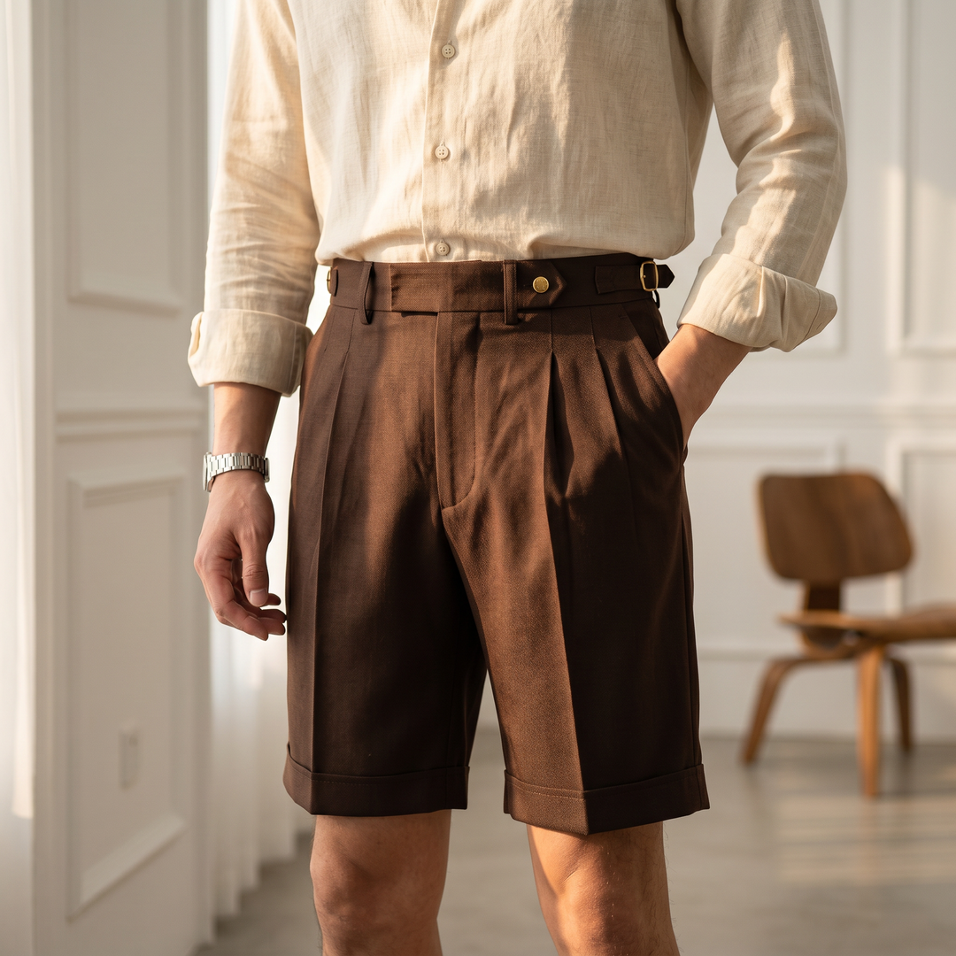Classic men's pleated Gurkha shorts for men's fashion, ideal for warm summer days and refined casual comfort.