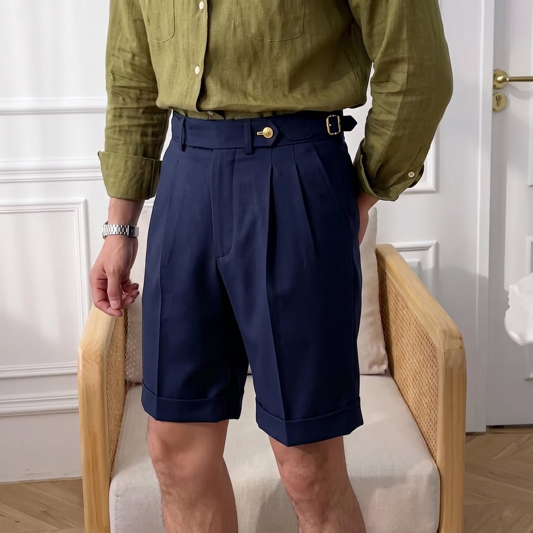 Comfortable men's Gurkha shorts with pleats, designed for relaxed fit and classic summer style and weekend wear.
