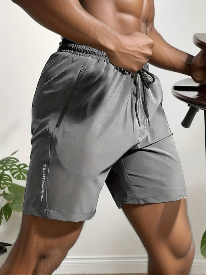 Casual men's quick-dry shorts, lightweight design for summer, comfort & active wear.