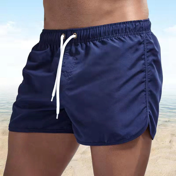 Athletic men's swimwear: quick-dry swim trunks with elastic waist for optimal beach & pool performance.