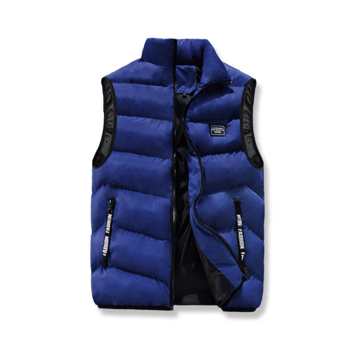 Versatile men's quilted gilet featuring practical zip pockets & comfortable fit for daily wear.