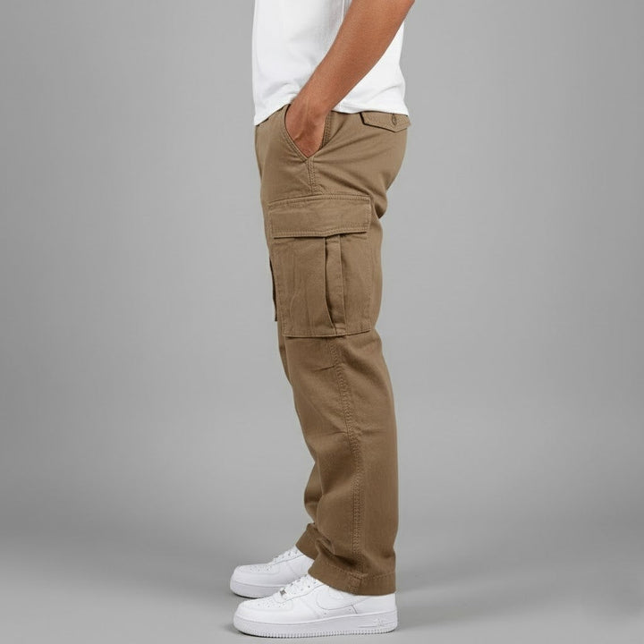 Urban fashion men's cargo pants, relaxed fit, featuring practical side pockets.