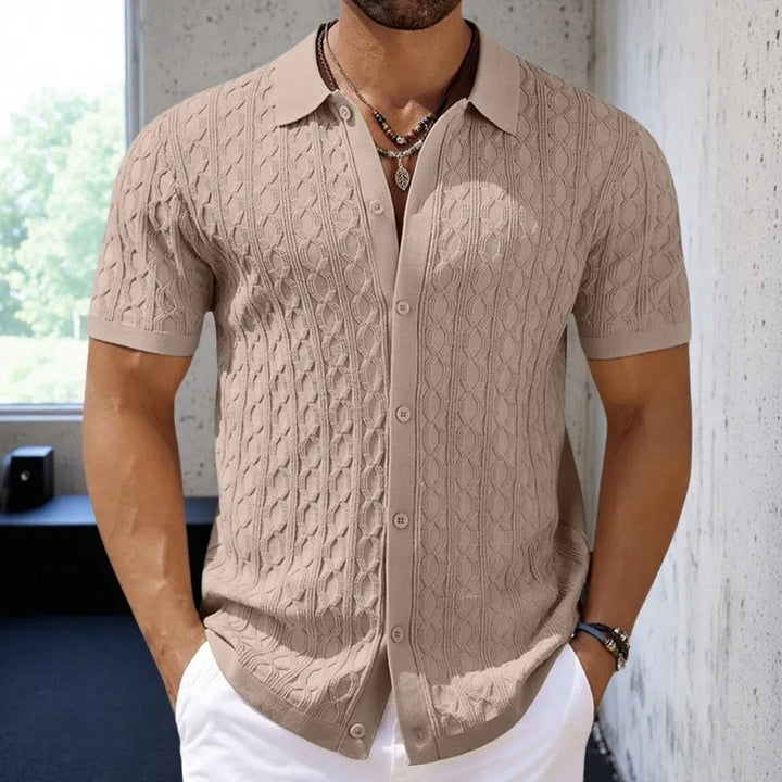 Casual men's retro short-sleeve polo shirt, textured jacquard knit, ideal for everyday wear.