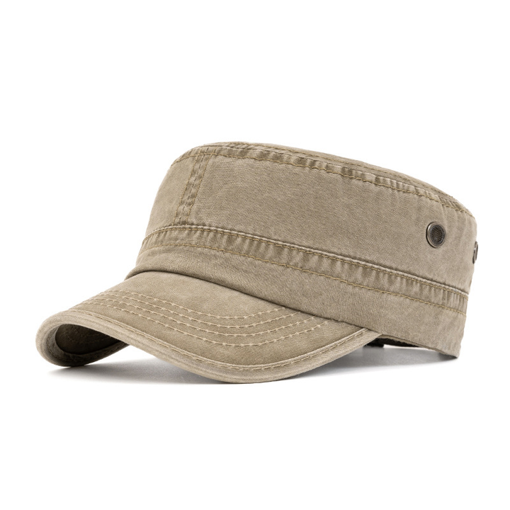 Classic men's vintage style cap with an adjustable strap, perfect for a robust and casual everyday look.