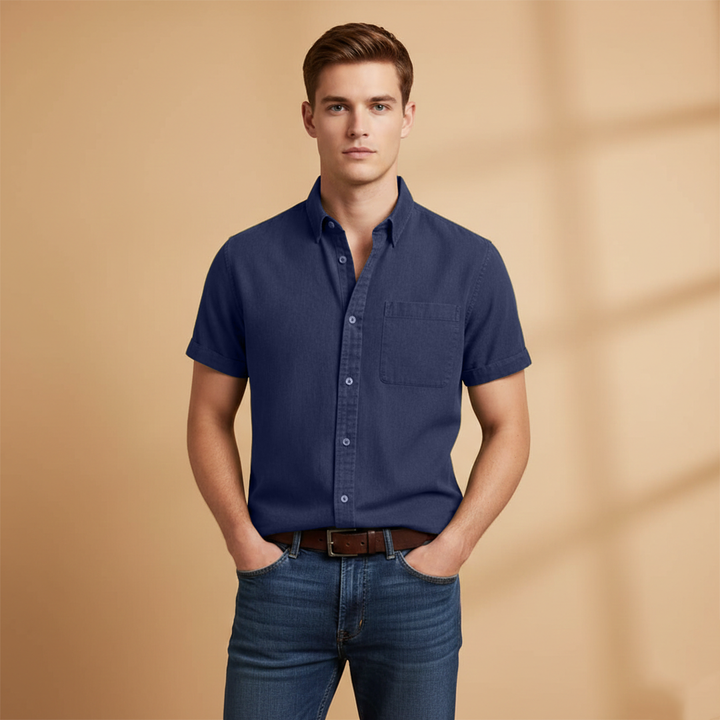 Effortless spring & summer style with this men's short sleeve casual shirt & chest pocket.