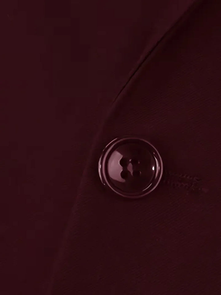 Versatile men's slim fit double-breasted 3-piece suit with waistcoat, suitable for various events.